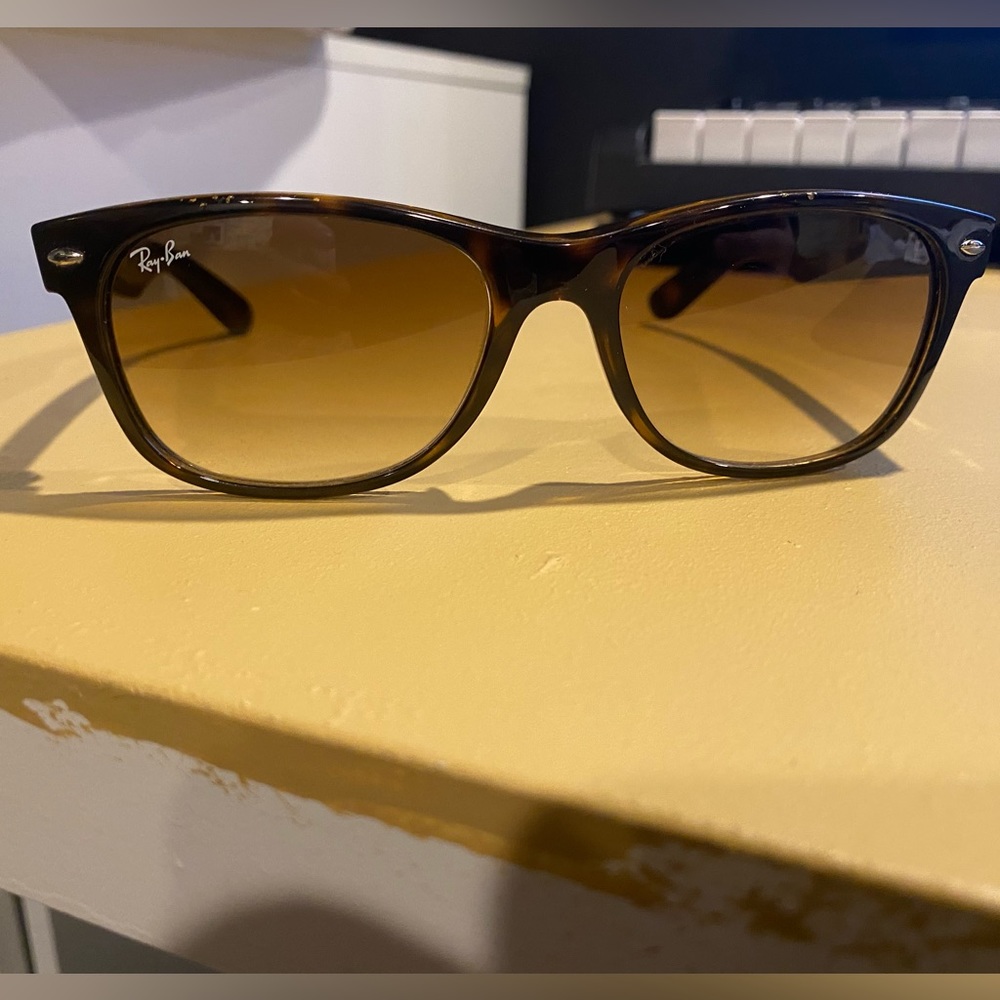 Ray-Ban New Wayfarer Light Havana Frame Crystal Brown Gradient Lenses 55mm